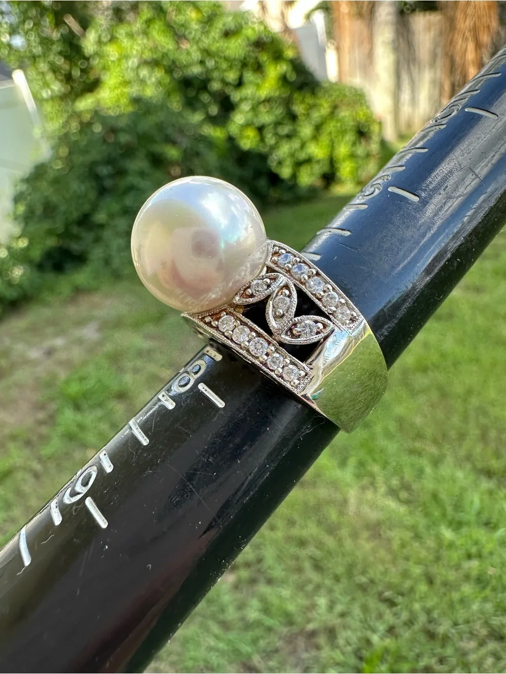 Vintage Sterling Silver Fox Pearl 13mm & CZ Ring size 7.5